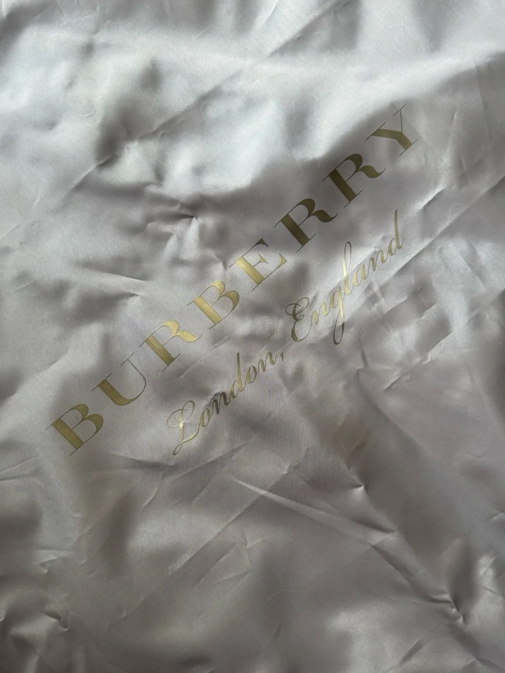 100% Authentic Burberry London England Luxurious Garment Bag British Khaki 607